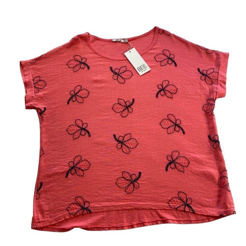 KAKTUS Women’s 1X Embroidered Coral Top